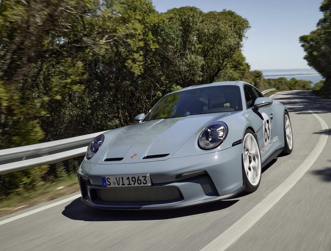 The new Porsche 911 S/T, exclusively for the 60th anniversary of a legendary car